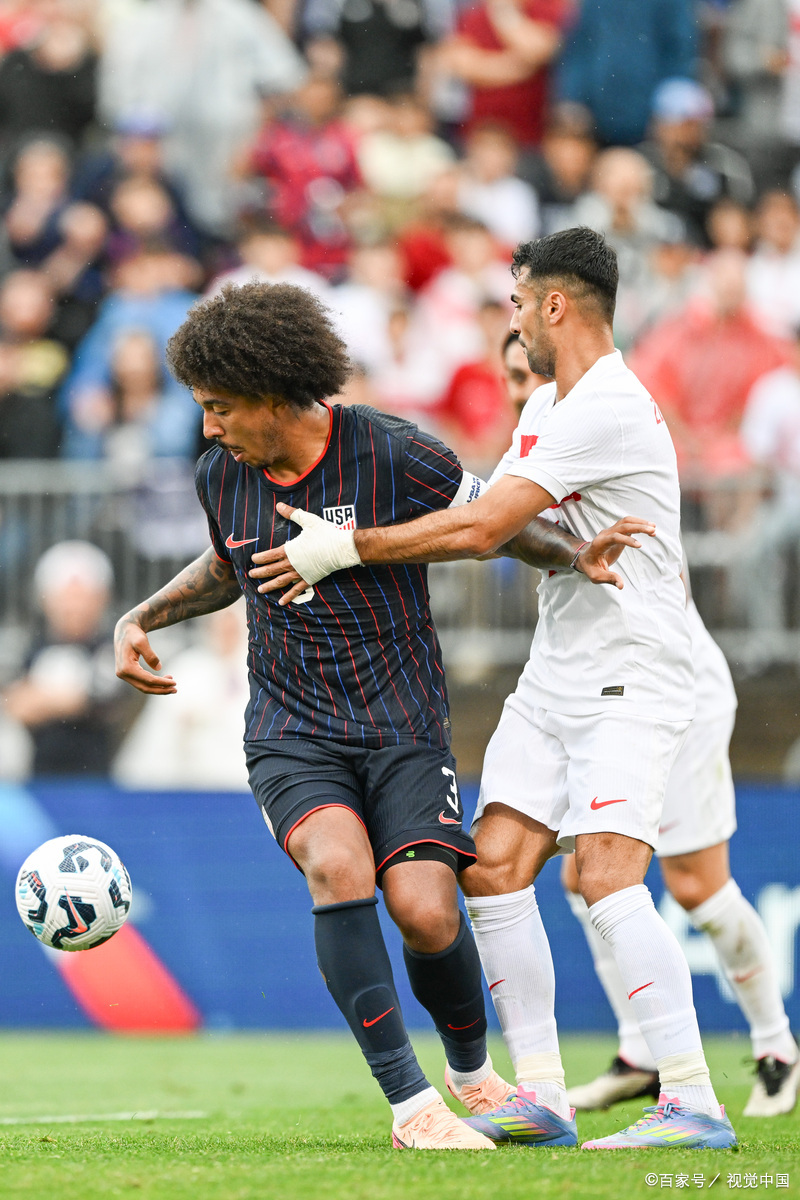 德甲赛后再迎强敌，塞维利亚远射贴柱，主帅态度——态度坚定，临场指挥获称赞(两大铁卫裁决意甲第一神射之争)